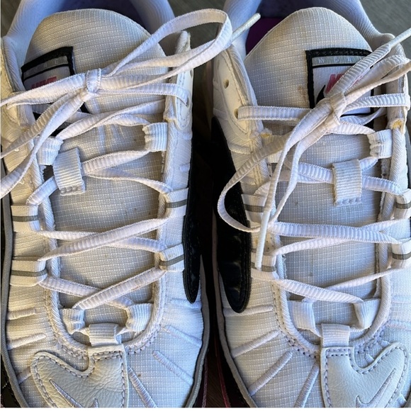 Nike White and Black Sneakers with Retro Design - Picture 3 of 7